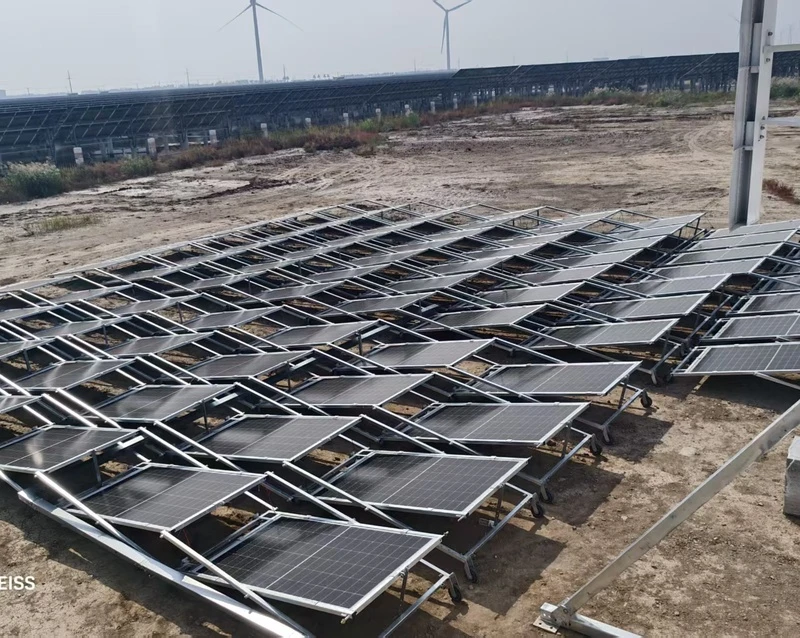 Cabina de energ&iacute;a integrada con almacenamiento e&oacute;lico-solar