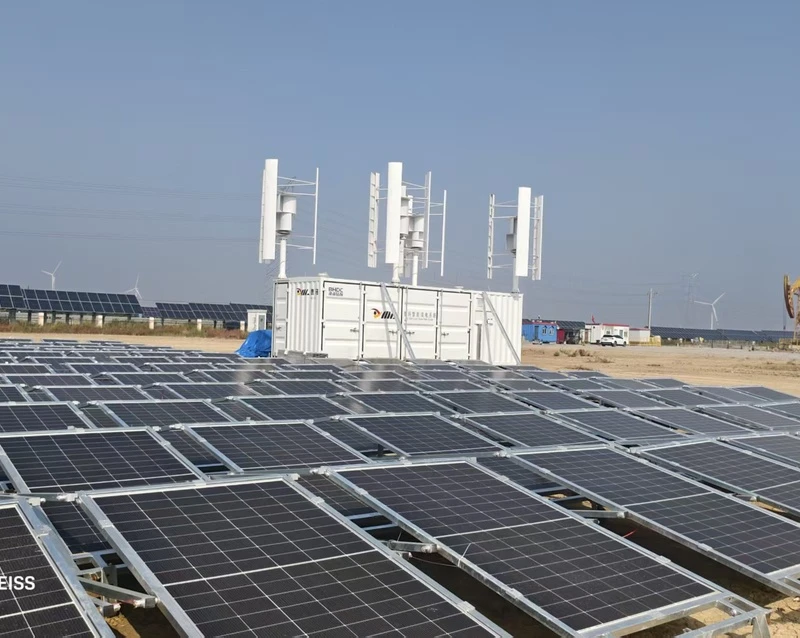 Cabina de energ&iacute;a integrada con almacenamiento e&oacute;lico-solar
